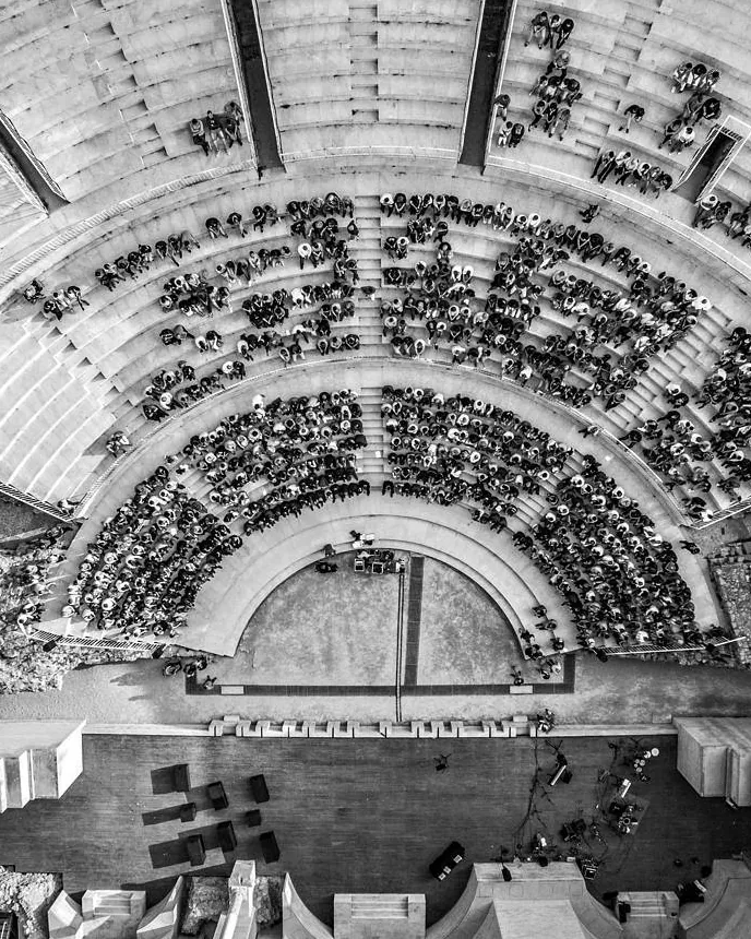 Teatre Romà de Sagunt lleno de público, visto desde arriba